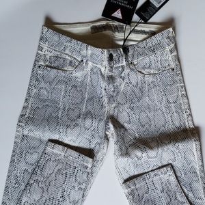 Guess grey snake skin design Jeans pants size 27